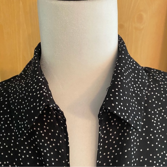 Urban Outfitters • Black & White Polka Dot Tie Front Crop Top - Picture 9 of 13